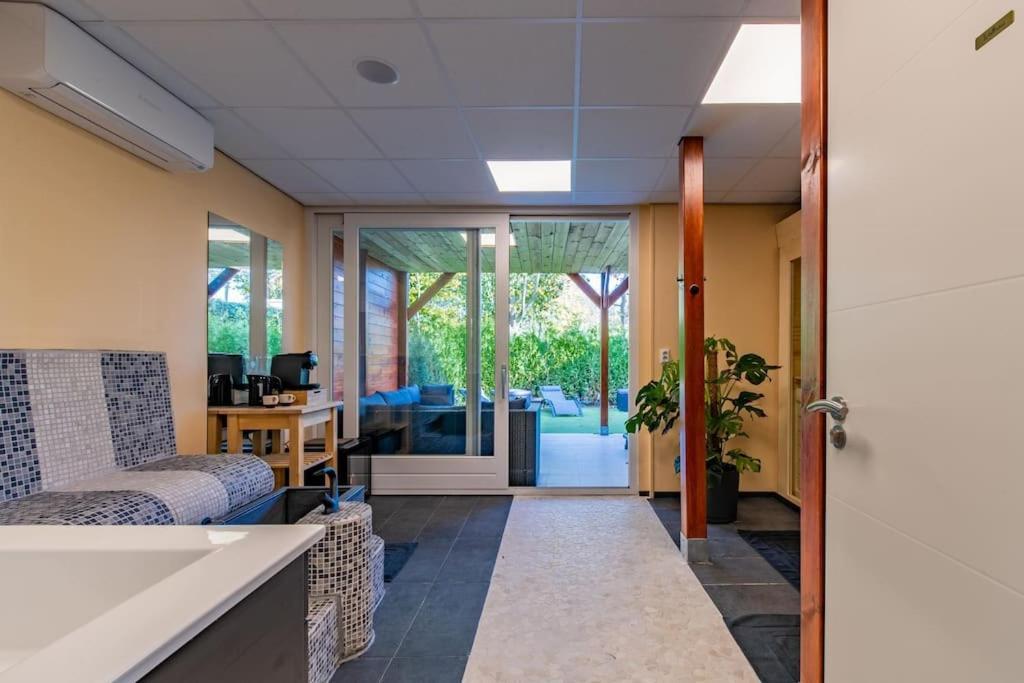 Wellness Studio Tiel Met Sauna En Jacuzzi Exteriör bild