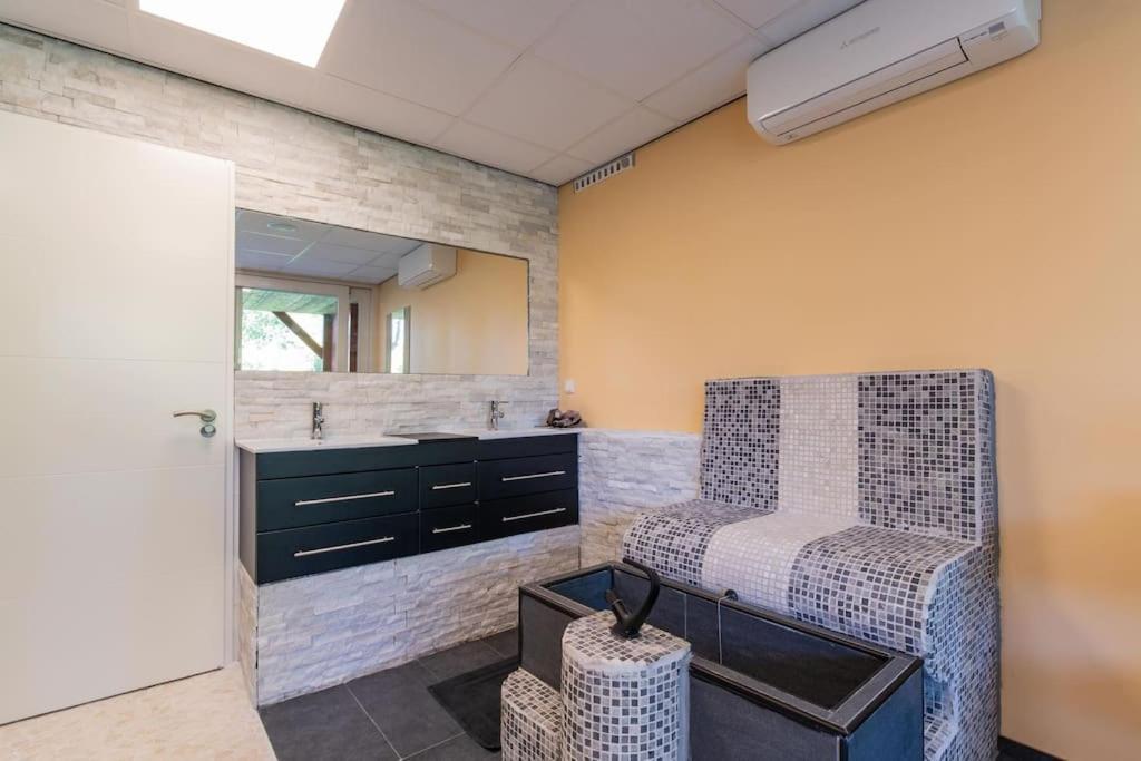 Wellness Studio Tiel Met Sauna En Jacuzzi Exteriör bild