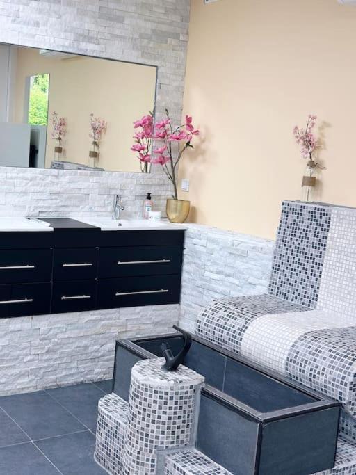 Wellness Studio Tiel Met Sauna En Jacuzzi Exteriör bild